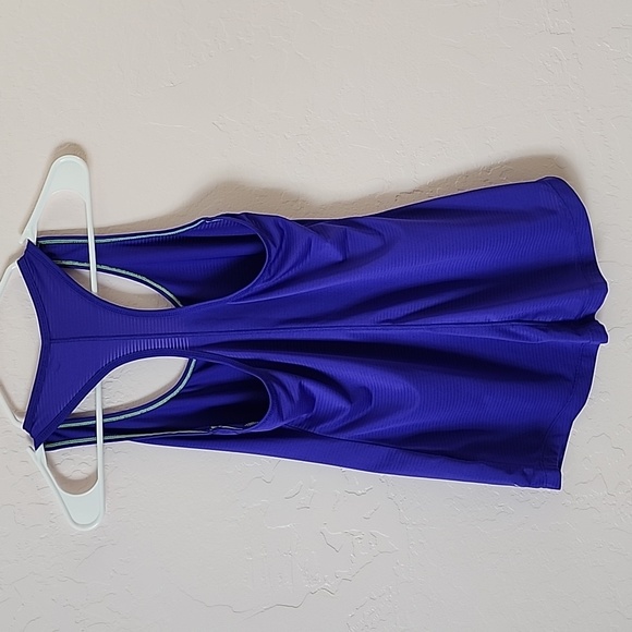 Old Navy Active Top Size: XS - Picture 7 of 16